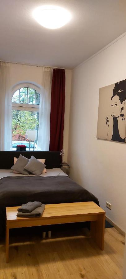 Jenaer Strasse Apartment